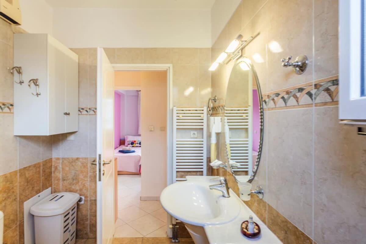 Spacious Urban Haven-family Home, Perfect Location * Kalamata