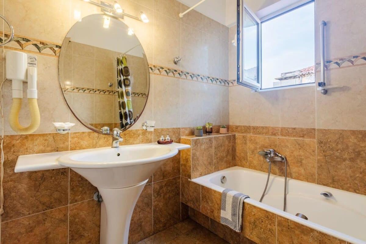 Spacious Urban Haven-family Home, Perfect Location