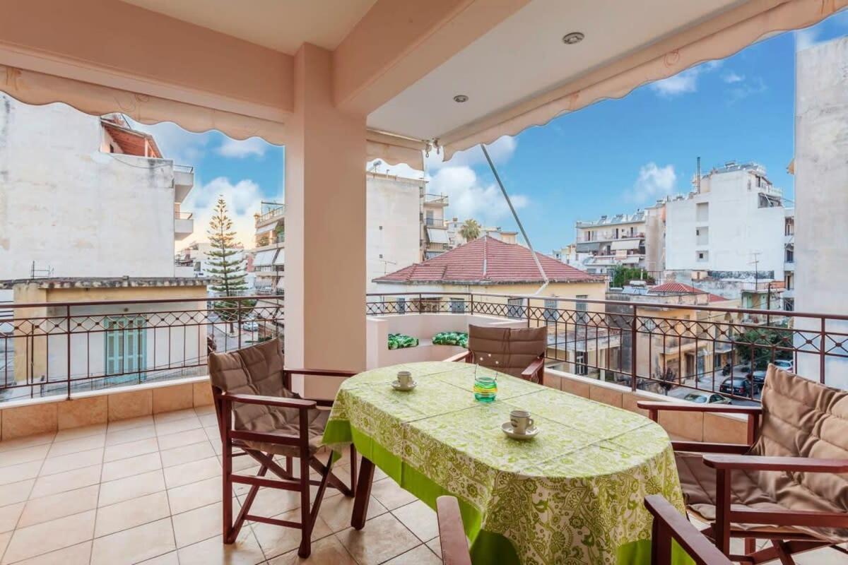 Apartment Spacious Urban Haven-family Home, Perfect Location Kalamata